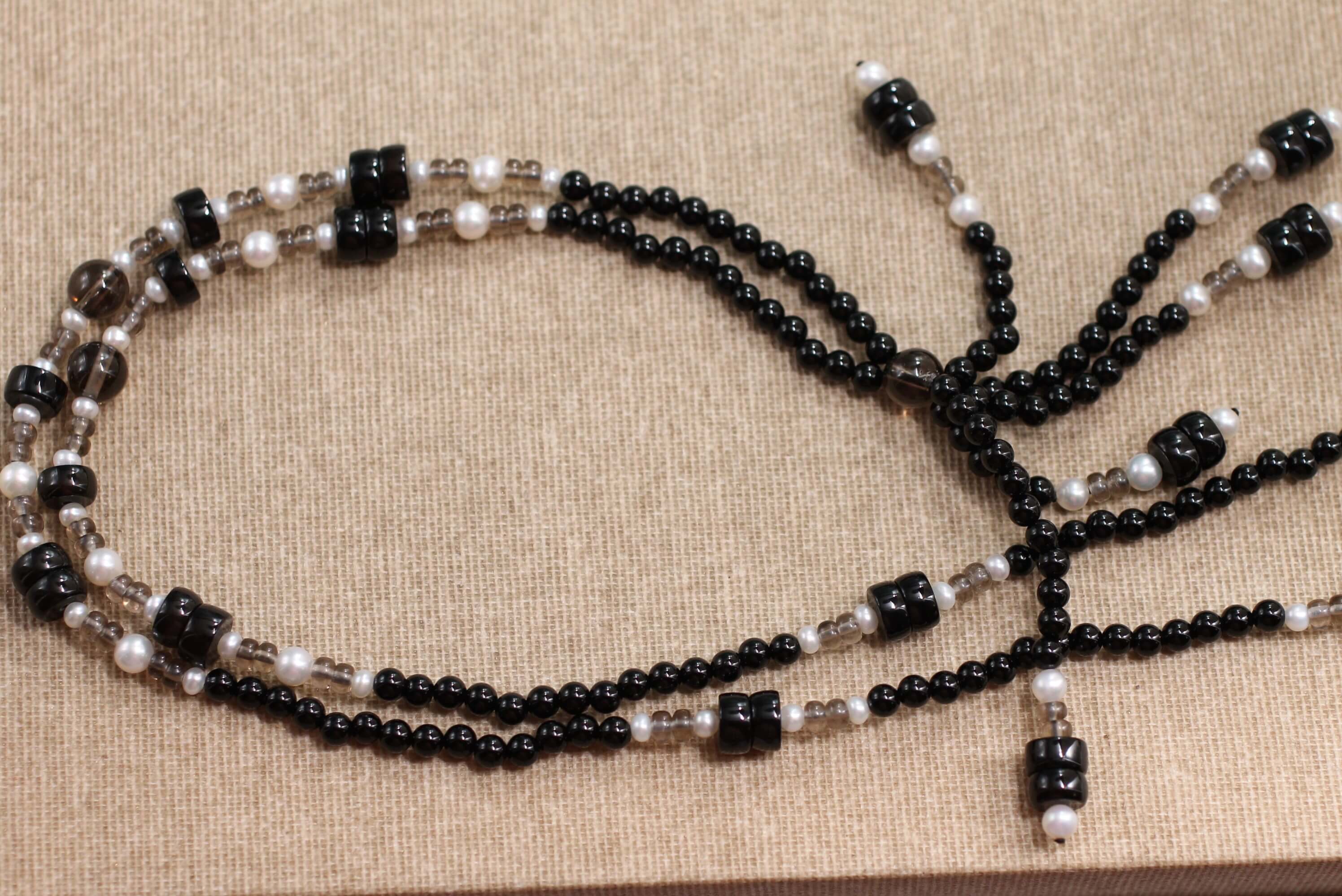 Onyx, Smoky Quartz and Pearls necklace