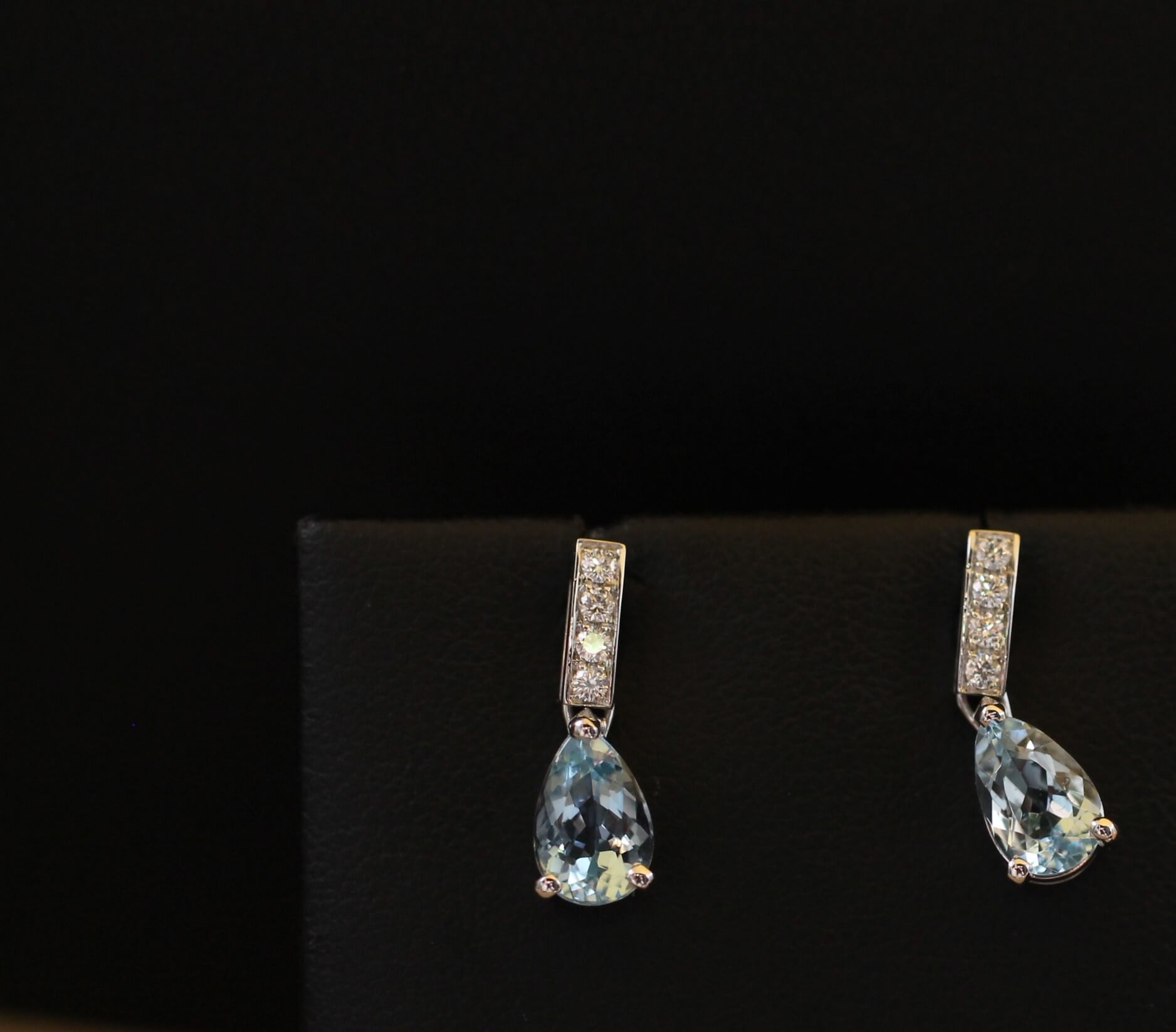 Gold, Aquamarine and Diamonds Earrings